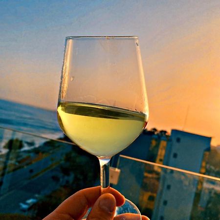 The White Pearl Suite - Beach Front City Centre With Sea View. Limisso Esterno foto