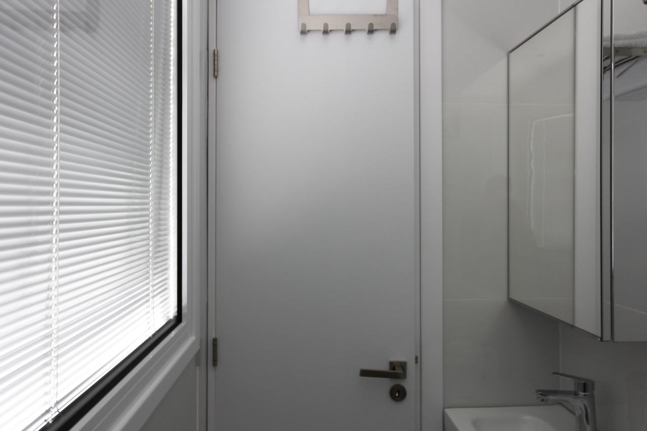 The White Pearl Suite - Beach Front City Centre With Sea View. Limisso Esterno foto